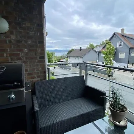 Sentralt I Med Solrik Balkong Og Parkering - Perfekt For Ons * Stavanger